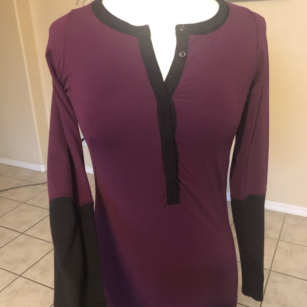 Size 6 Lululemon bordeaux and black long sleeve